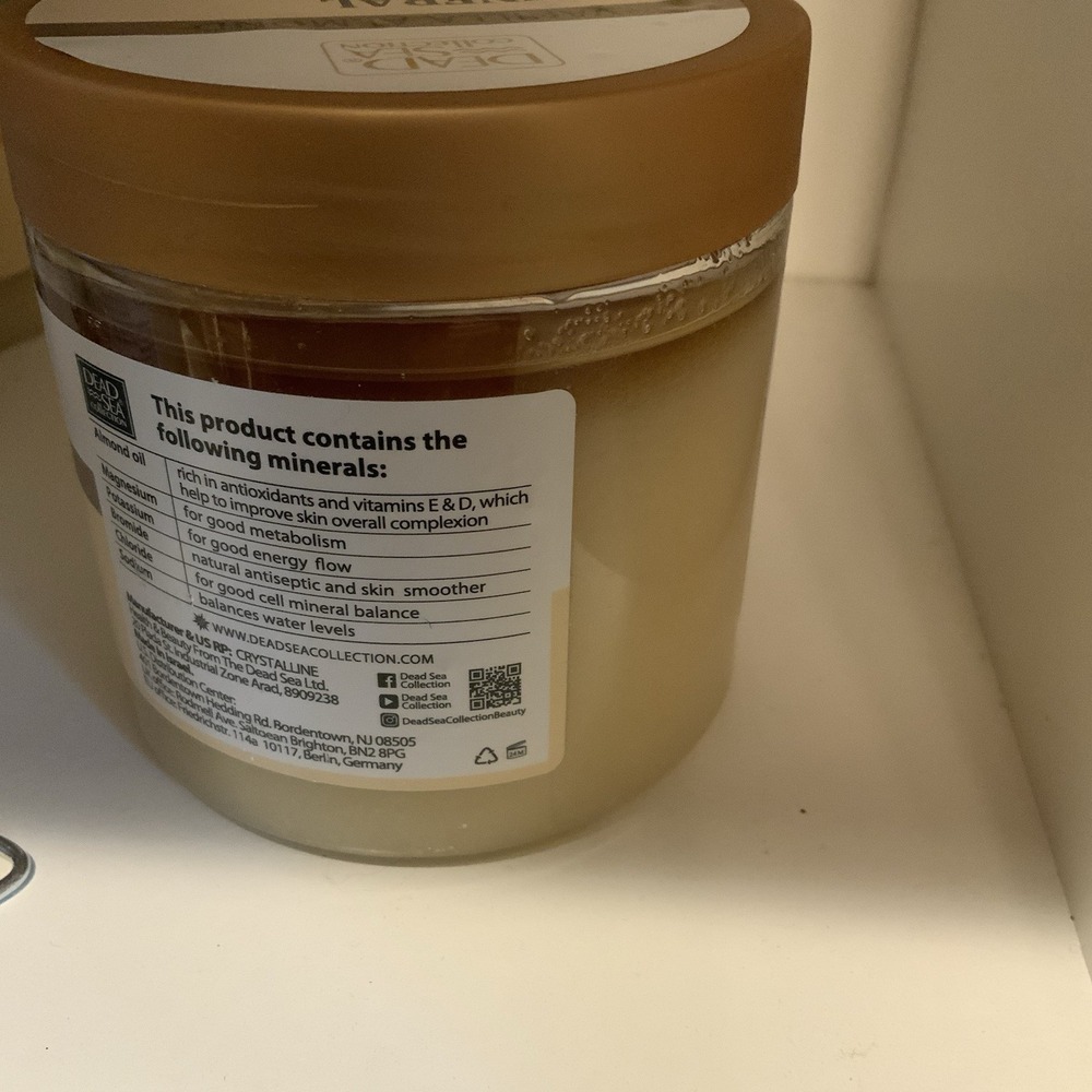 Dead Sea Collection Vanilla Almond Exfoliating Mineral Salt Scrub (23.28 oz) - Picture 3 of 3